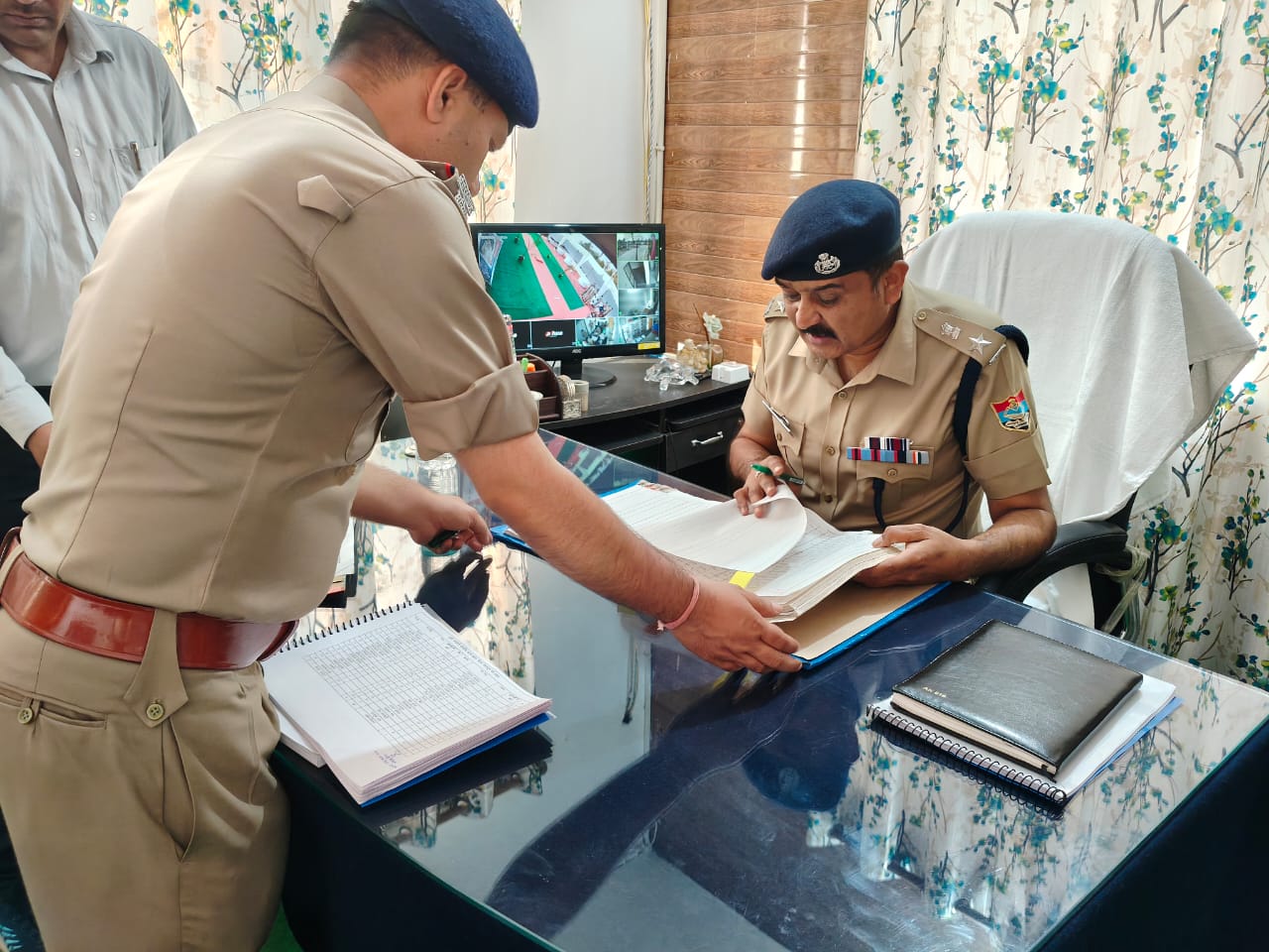 SSP अजय सिंह ने किया बसंत विहार थाने का वार्षिक निरीक्षण, अधिकारियों को दिये निर्देश