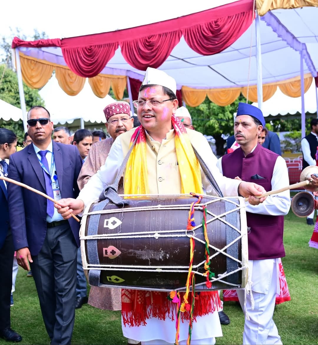 मुख्यमंत्री आवास में उत्तराखण्ड की समृद्ध संस्कृति के रंगों के साथ भव्य होली मिलन कार्यक्रम का आयोजन