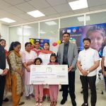 जिलाधिकारी सविन बसंल ने ‘‘नंदा सुनंदा’’ प्रोजेक्ट के तहत बालिकाओं को चैक किये वितरित