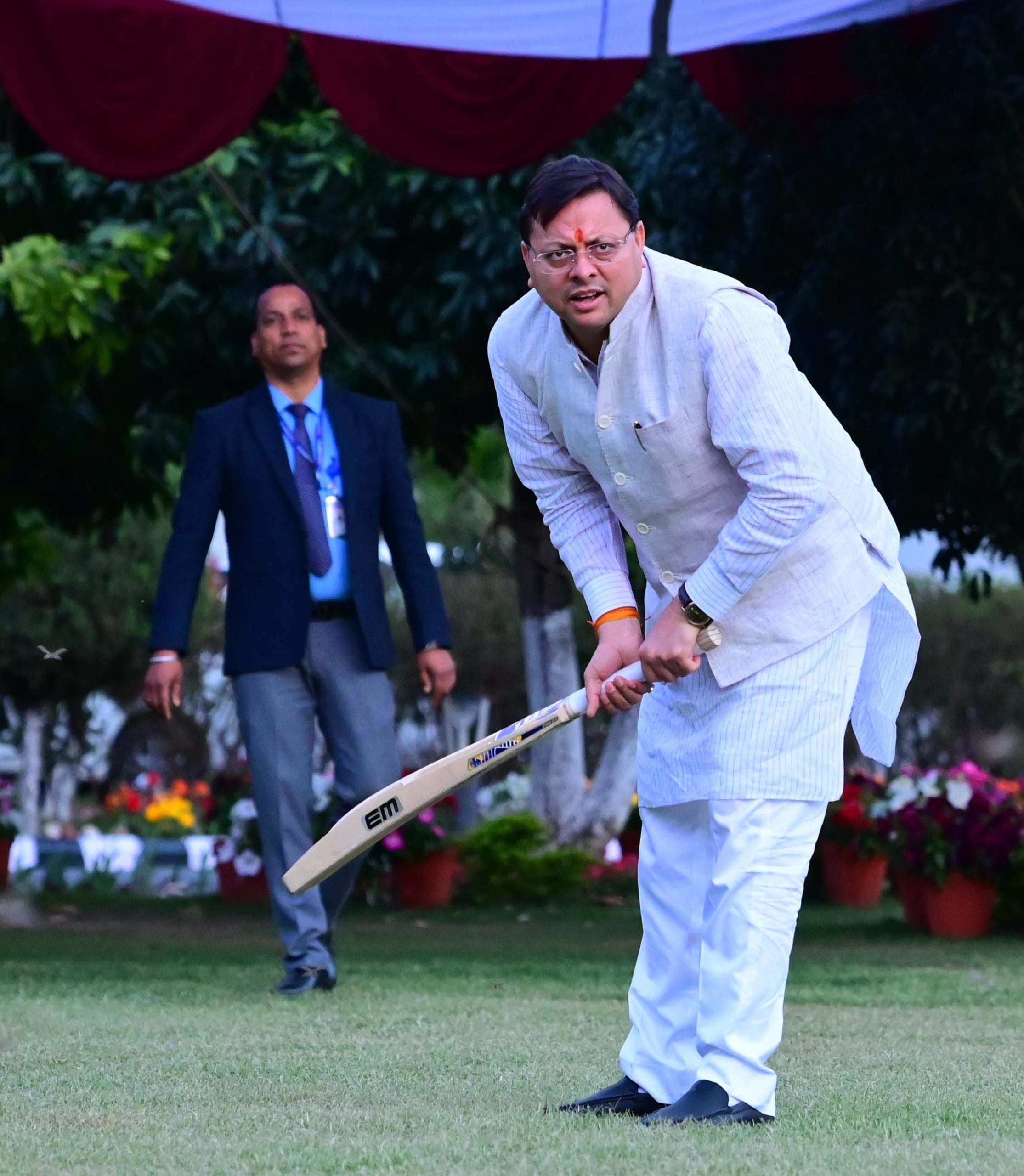 “मैदान में क्रिकेट, सरकार में परफेक्ट—सीएम धामी का मैनेजमेंट हर जगह हिट!”