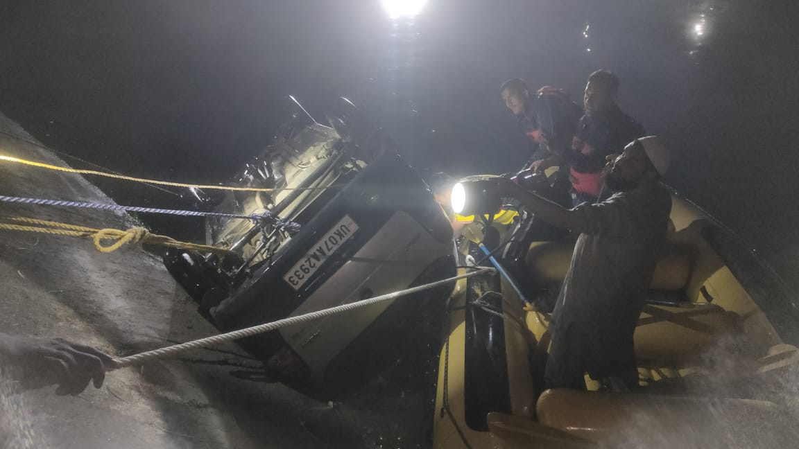 शक्ति नहर में दुर्घटनाग्रस्त हुई कार से SDRF ने किया एक महिला का शव किया बरामद