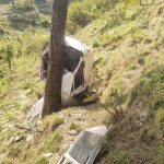 पौड़ी में हुईओमनी दुर्घटना में छह स्कूली बच्चे घायल, जिला अस्पताल में भर्ती