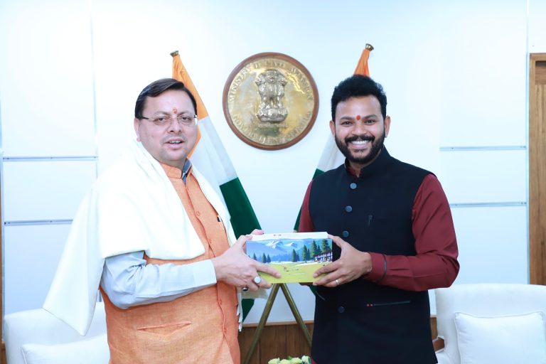 मुख्यमंत्री ने नई दिल्ली में केंद्रीय नागरिक उड्डयन मंत्री किंजरापु राममोहन नायडू से मुलाकात की