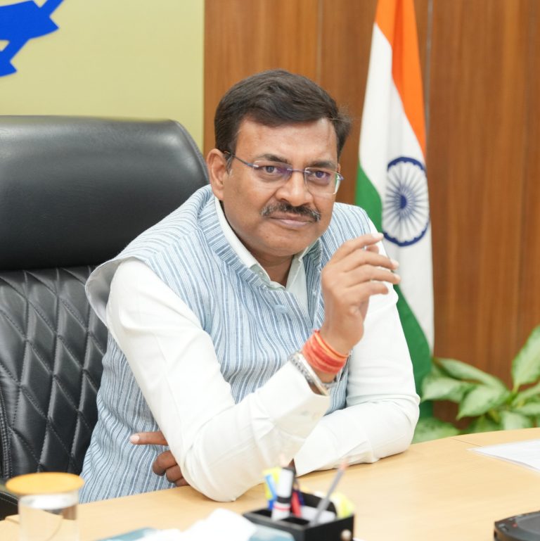 01 मई, 2025 से विभागों में अनिवार्य रूप से बायोमैट्रिक उपस्थिति सुनिश्चित करें अधिकारी: मुख्य सचिव