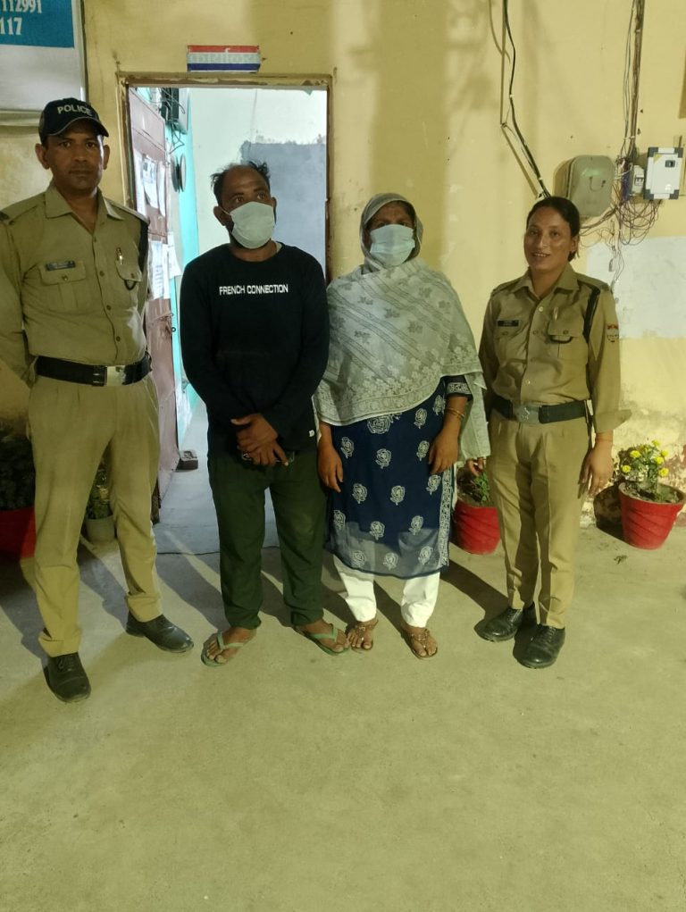दुकान में घुसकर एक व्यक्ति पर हमला करने के आरोपी पति पत्नी को पुलिस ने लिया हिरासत में