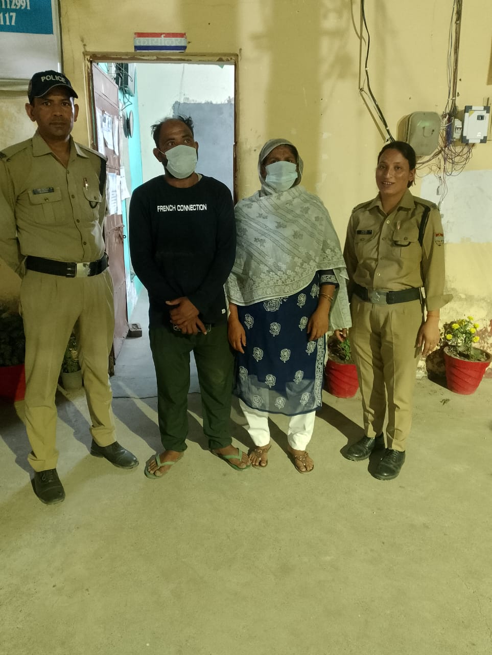 दुकान में घुसकर एक व्यक्ति&hellip;