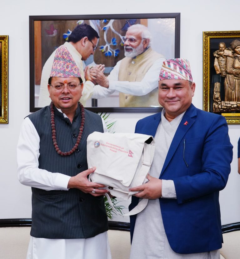 मुख्यमंत्री पुष्कर सिंह धामी से मुख्यमंत्री आवास में नेपाल के एक प्रतिनिधिमंडल ने की मुलाक़ात