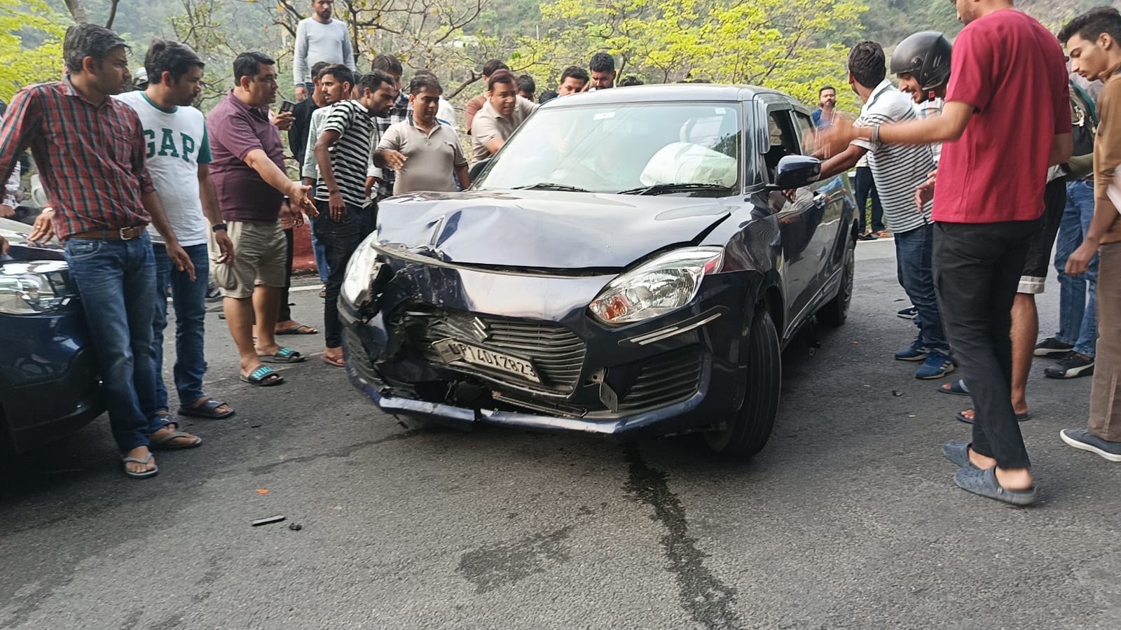 मसूरी-देहरादून मार्ग पर एक तेज&hellip;