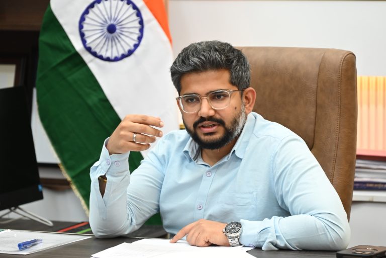 जिला योजना की संरचना एवं कार्ययोजना तैयार करने को लेकर सीडीओं ने ली विभागवार समीक्षा बैठक