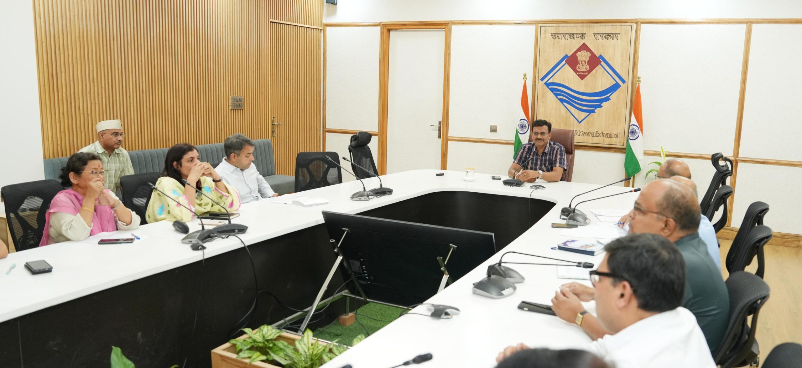 मुख्य सचिव आनंद बर्धन की&hellip;