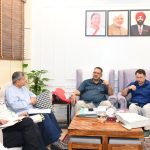 विकसित कृषि संकल्प अभियान और कृषि महोत्सव की तैयारियों को लेकर कृषि मंत्री गणेश जोशी ने की समीक्षा