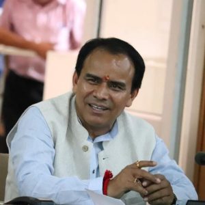 स्वास्थ्य मंत्री ने अधिकारियों को दिए स्वास्थ्य संस्थानों&hellip;