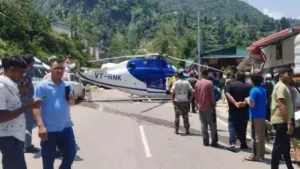 टेक ऑफ के समय हेली में आई तकनीकी&hellip;