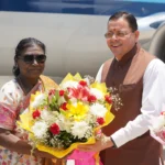 राष्ट्रपति द्रौपदी मुर्मु का देवभूमि उत्तराखण्ड आगमन, जौलीग्रांट हवाई अड्डे पर हुआ आत्मीय स्वागत